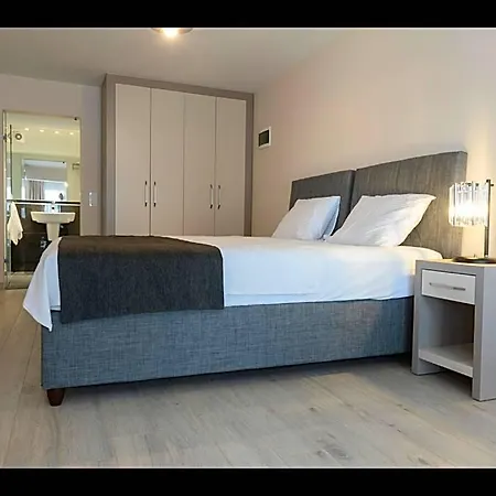 Hotel The Farrys Boutique